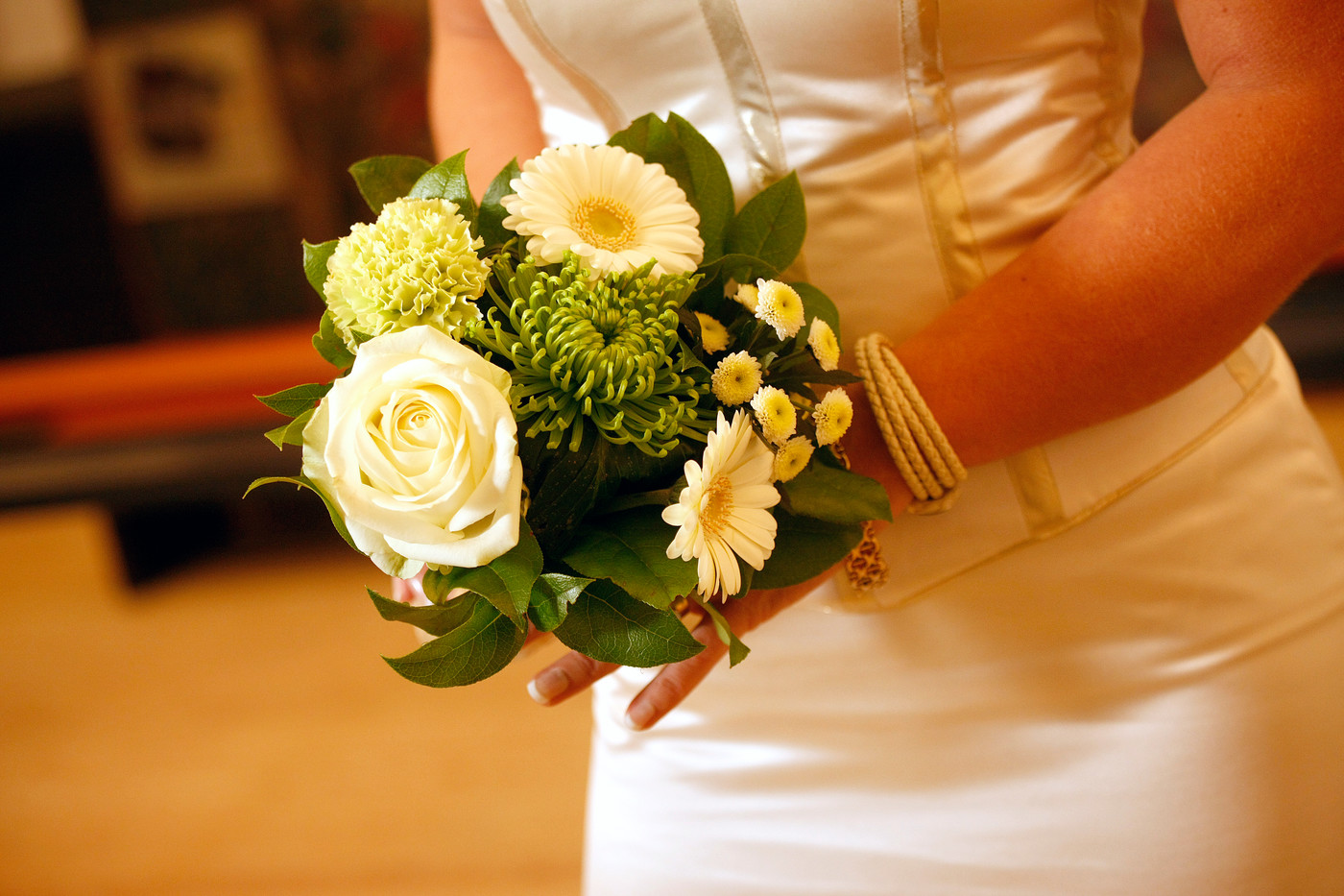 Billede af brud med brudebuket